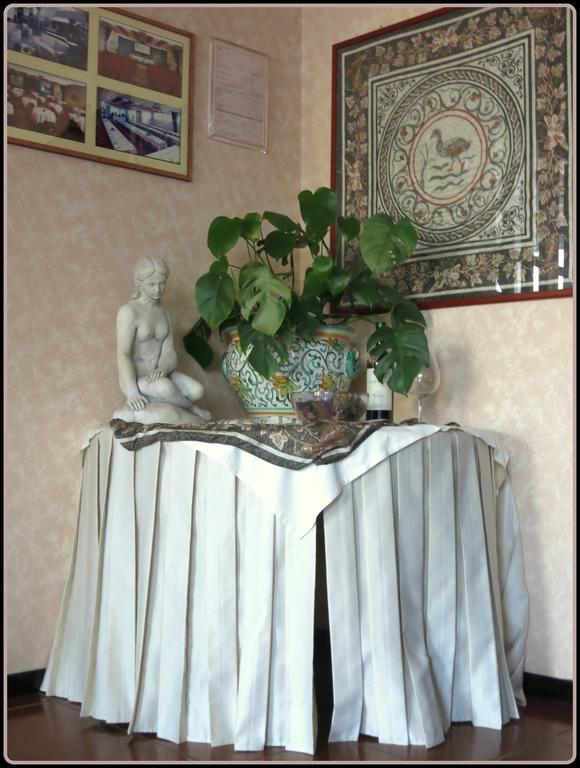 Hotel Internazionale แชร์วินญาโน เดล ฟริอูลี ภายนอก รูปภาพ