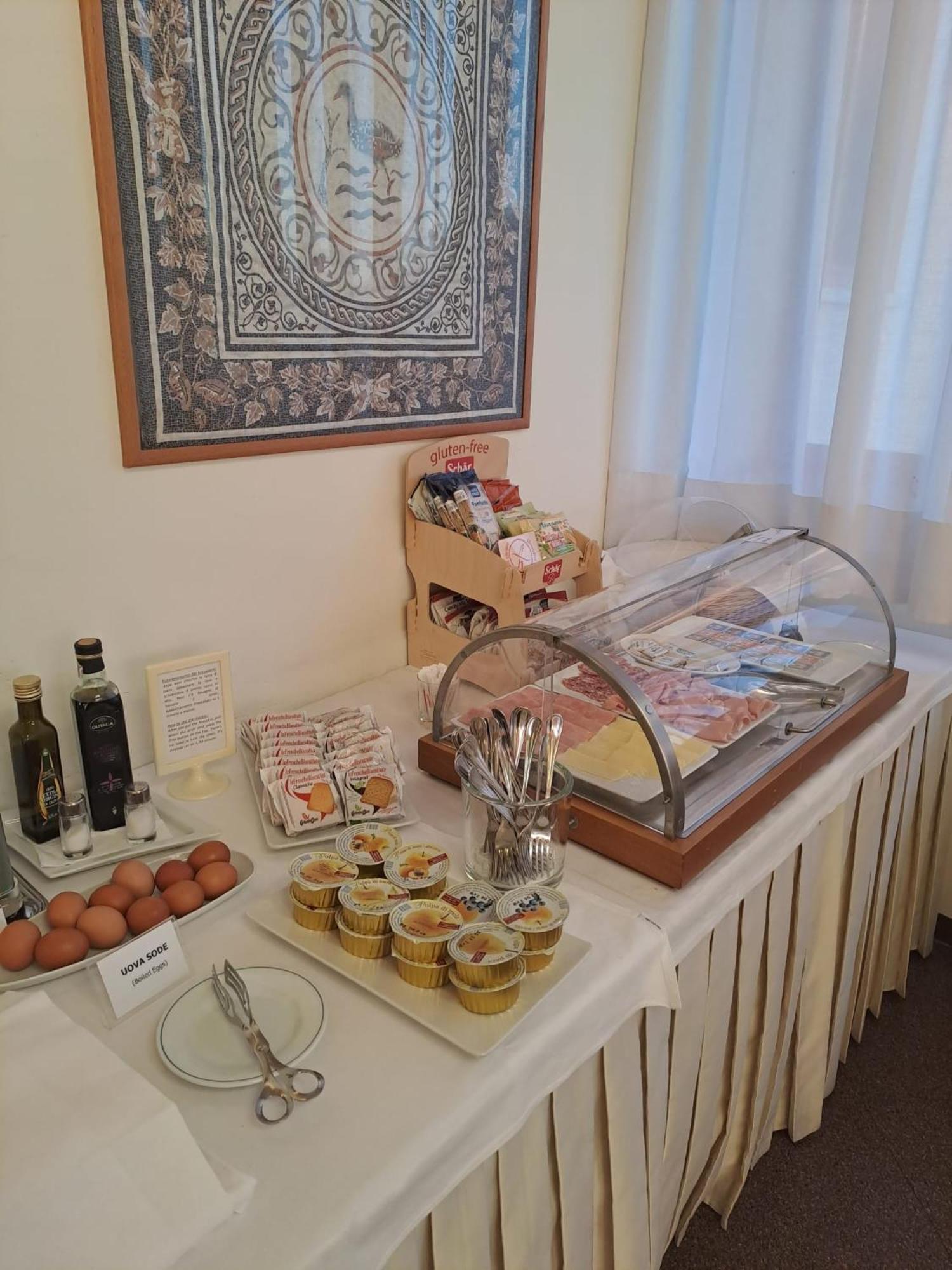 Hotel Internazionale แชร์วินญาโน เดล ฟริอูลี ภายนอก รูปภาพ