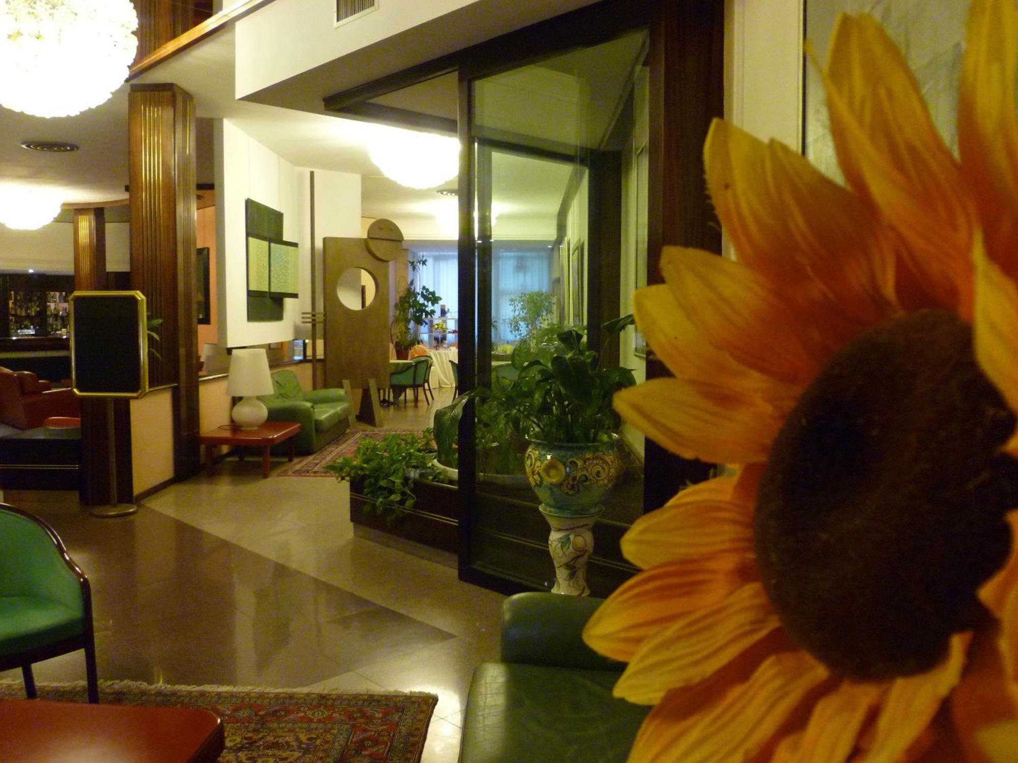 Hotel Internazionale แชร์วินญาโน เดล ฟริอูลี ภายนอก รูปภาพ